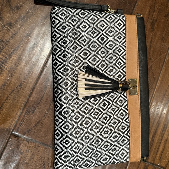Aldo Black and Tan Geometric Clutch - Picture 2 of 6